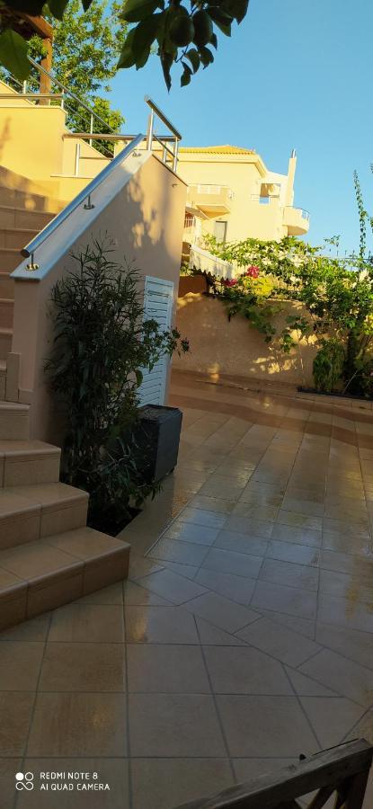 לגוניסי House,1000M From Beach מראה חיצוני תמונה