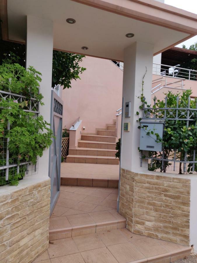 לגוניסי House,1000M From Beach מראה חיצוני תמונה